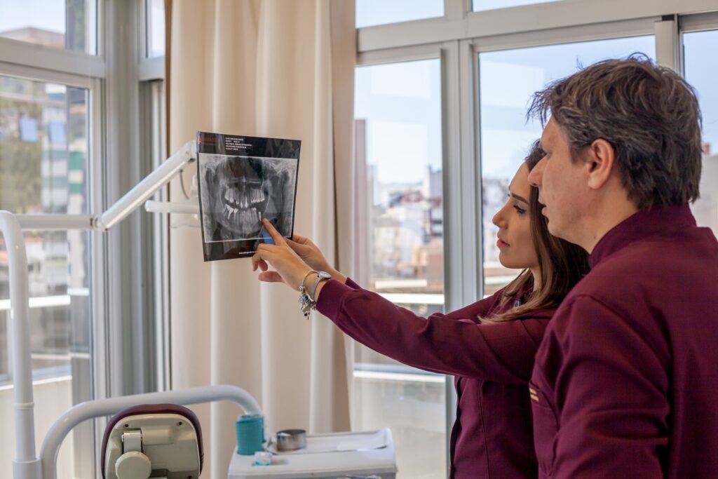Implantes Dentais Implantes Dentais